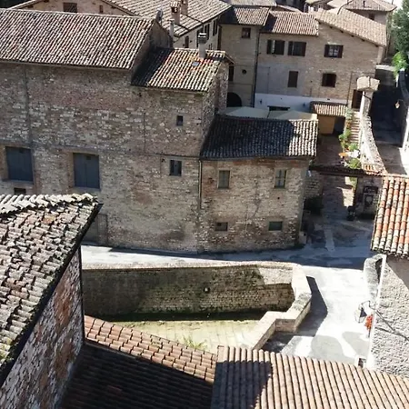 Via Baldassini * 古比奥
